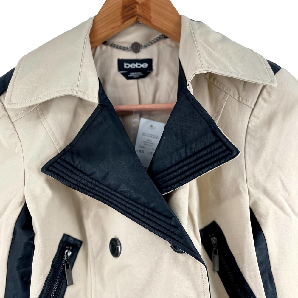 Bebe Cropped DB Contrast Twill & Vegan Leather Jacket Size Extra Small NWT - Picture 4 of 8